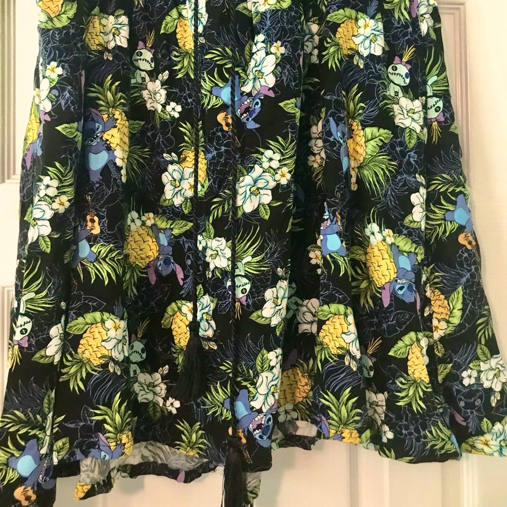Torrid size 2 Disney Lilo and Stitch skirt with pockets NWT